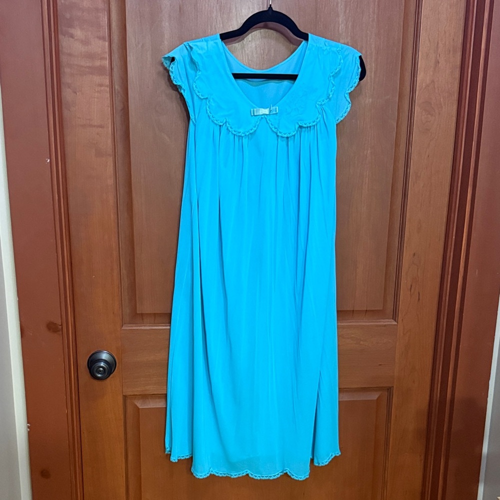 Women's Turquoise Lace-Detail Nightgown Robe